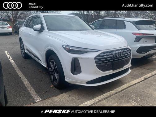2025 Audi Q5 Premium TFSI quattro S tronic