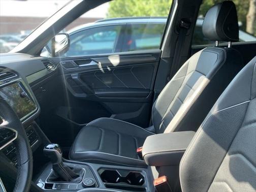 2022 Volkswagen Tiguan 2.0T SEL R-Line 4MOTION