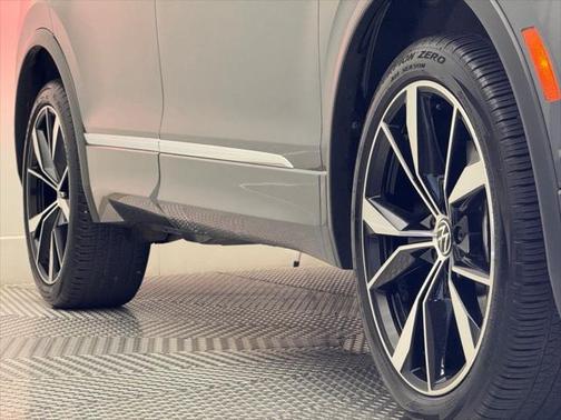 2022 Volkswagen Tiguan 2.0T SEL R-Line 4MOTION