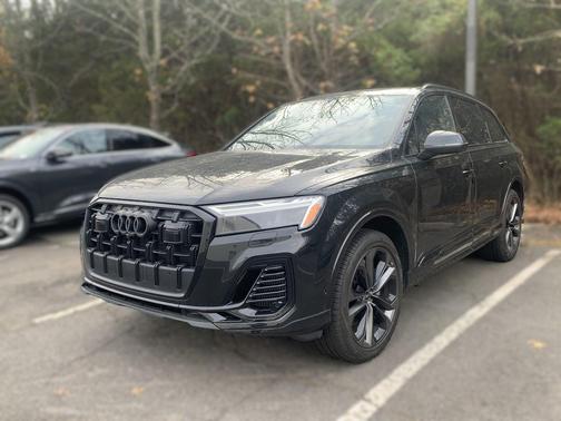 2025 Audi Q7 55 Premium Plus