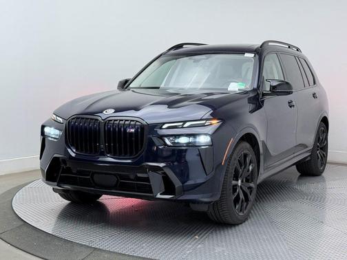 2023 BMW X7 M60i