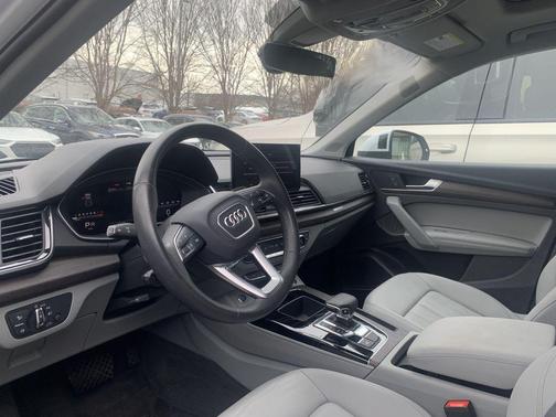 2023 Audi Q5 45 S line Premium Plus