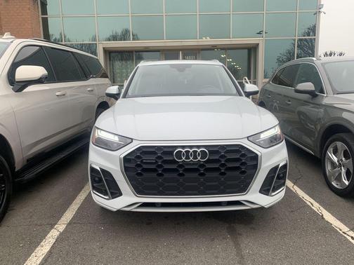 2023 Audi Q5 45 S line Premium Plus