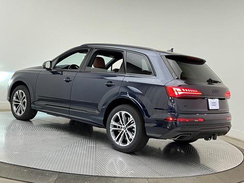 2026 Audi Q7 45 Premium