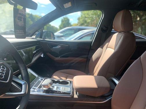 2026 Audi Q7 45 Premium