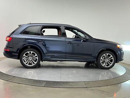 2026 Audi Q7 45 Premium