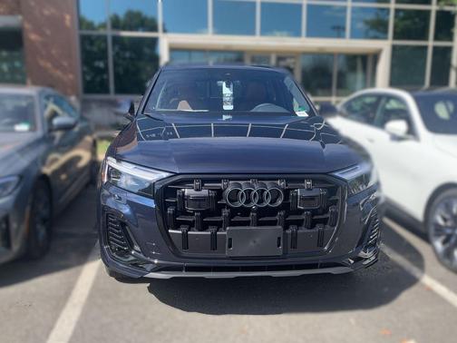 2026 Audi Q7 45 Premium