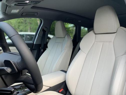 2025 Audi Q6 e-tron Prestige quattro