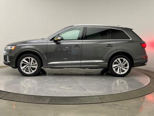 2022 Audi Q7 45 Premium