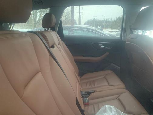 2022 Audi Q7 45 Premium