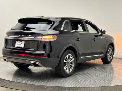 2019 Lincoln Nautilus Select