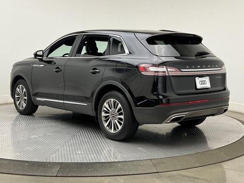 2019 Lincoln Nautilus Select