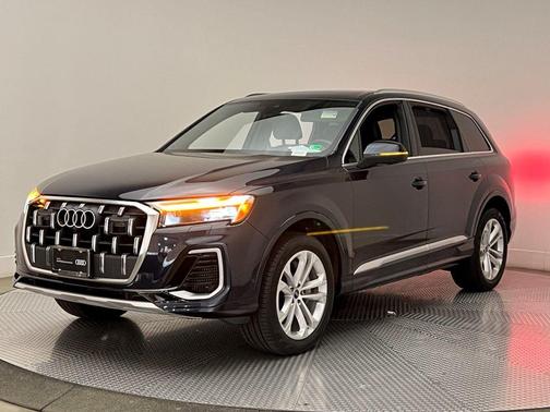 2025 Audi Q7 55 Premium Plus