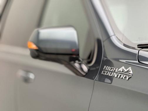 2021 Chevrolet Suburban 4WD High Country