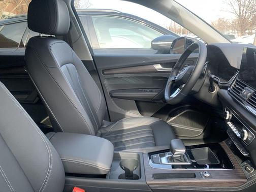 2023 Audi Q5 45 S line Premium Plus
