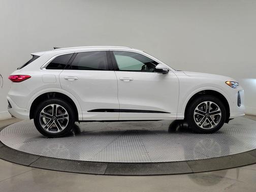 White 2025 Audi Q5 Premium TFSI quattro S tronic