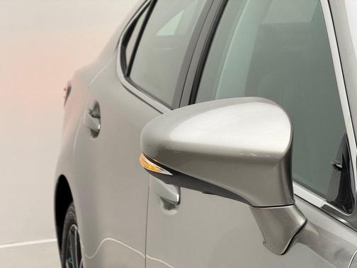 2017 Lexus ES 350 Base