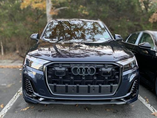 2025 Audi Q7 55 Premium Plus
