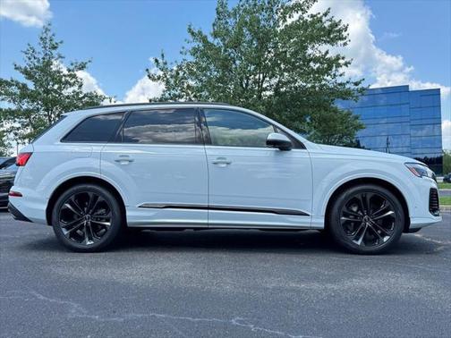 2025 Audi Q7 55 Premium Plus