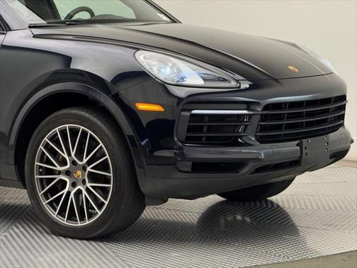 2022 Porsche Cayenne Base