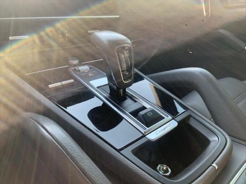 2022 Porsche Cayenne Base