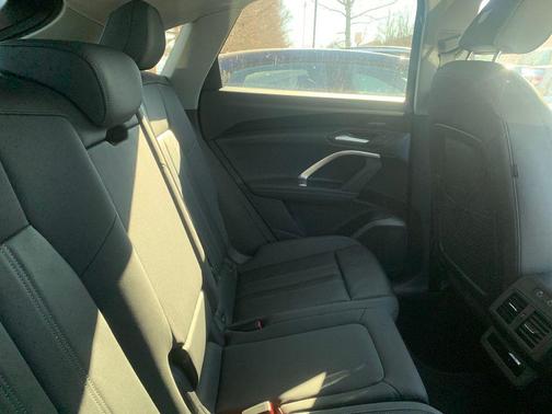 2025 Audi Q5 Premium Plus TFSI quattro S tronic