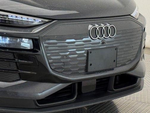 2025 Audi Q6 e-tron Premium Plus quattro