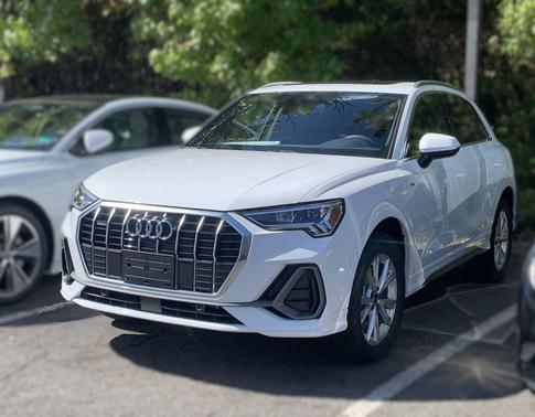 2025 Audi Q3 Premium 45 TFSI S line quattro Tiptronic