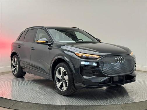 2025 Audi Q6 e-tron Premium Plus quattro