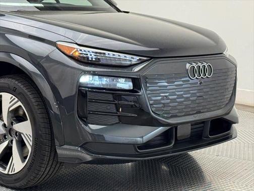 2025 Audi Q6 e-tron Premium Plus quattro