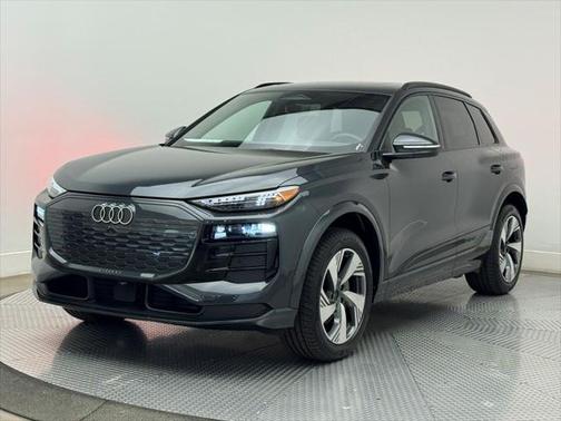 2025 Audi Q6 e-tron Premium Plus quattro