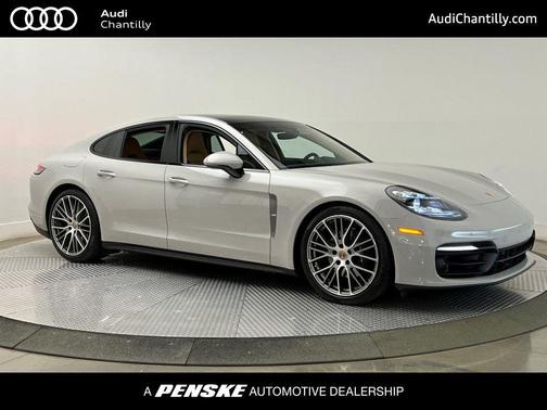 2023 Porsche Panamera 4 Platinum Edition