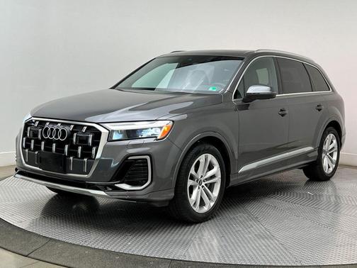 2025 Audi Q7 55 Premium Plus