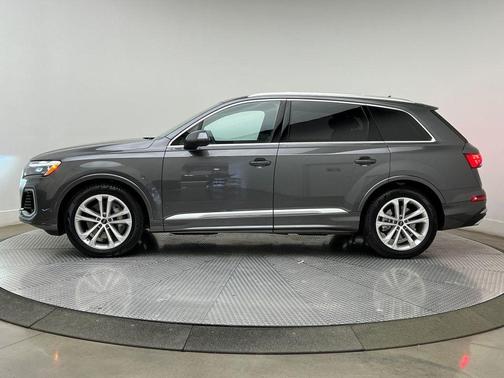 2025 Audi Q7 55 Premium Plus