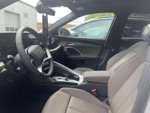 2025 Audi Q5 Premium TFSI quattro S tronic