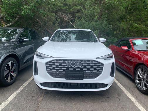 2025 Audi Q5 Premium TFSI quattro S tronic