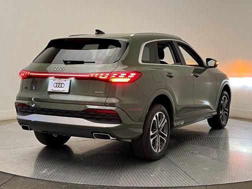 2025 Audi Q5 Premium TFSI quattro S tronic