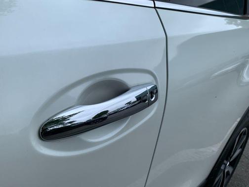 Pearl White Tricoat 2020 Nissan Rogue SL