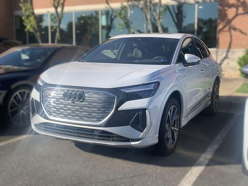 Glacier White Metallic 2024 Audi Q4 e-tron Premium Plus 50 quattro