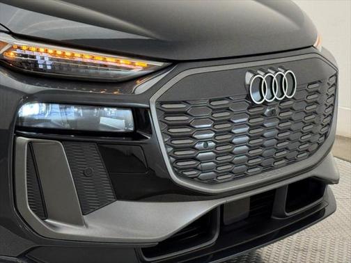 2025 Audi Q6 e-tron Prestige