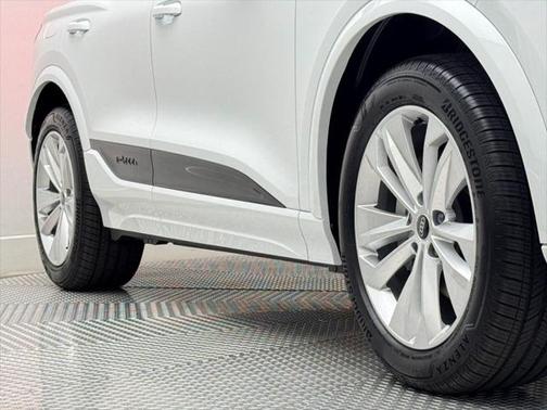 2025 Audi Q6 e-tron Premium Plus