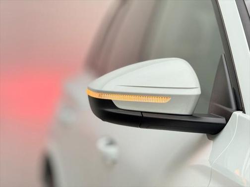2025 Audi Q6 e-tron Premium Plus