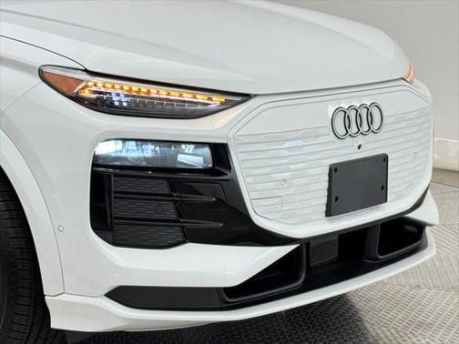 2025 Audi Q6 e-tron Premium Plus