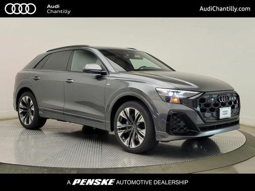 Daytona Gray Pearl Effect 2026 Audi Q8 55 Premium Plus