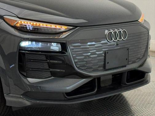 2025 Audi Q6 e-tron Premium Plus quattro