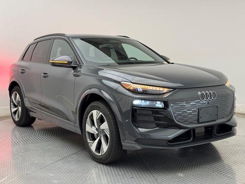 2025 Audi Q6 e-tron Premium Plus quattro