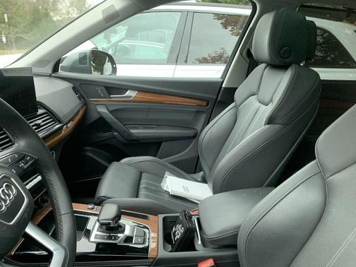 2022 Audi Q5 45 S line Premium Plus
