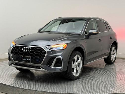 2022 Audi Q5 45 S line Premium Plus