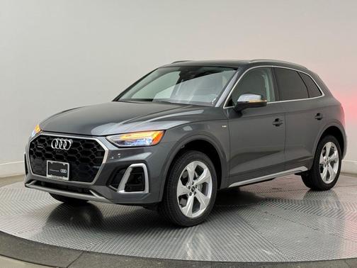 2022 Audi Q5 45 S line Premium Plus