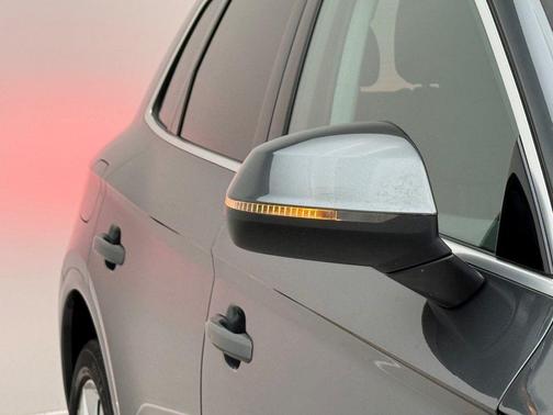 2022 Audi Q5 45 S line Premium Plus